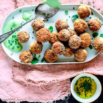 Polpettine di agnello con crema di piselli