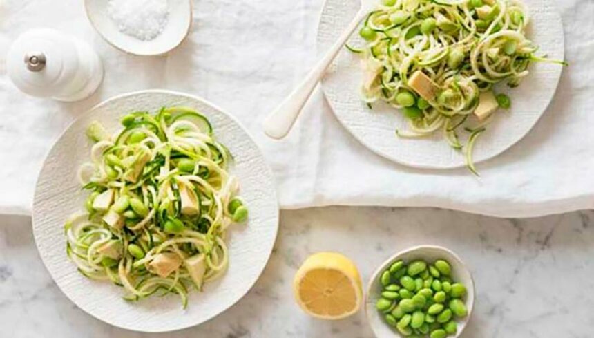 Spaghetti vegetali con pesto e limone